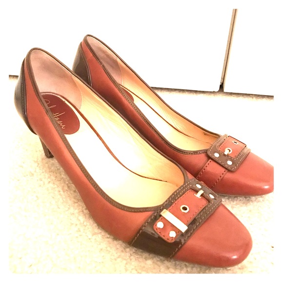 Two-tone Cole Haan leather heels - Picture 1 of 3